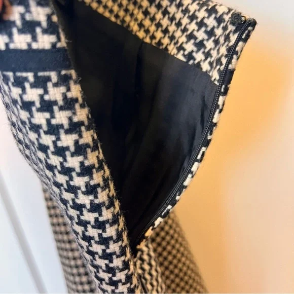 HAROLDS Siz 8 100% Wool Herringbone Skirt Black White Lined Academia Luxury Chic - Picture 7 of 10